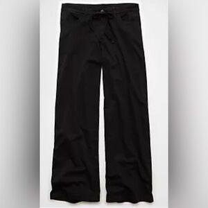 American eagle drape stretch low rise ultra wide leg pants size 8 short